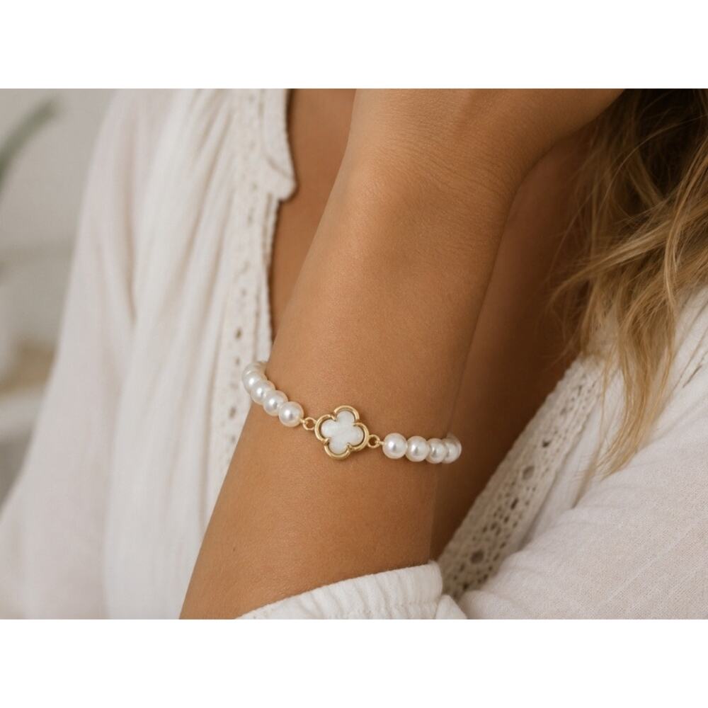 Pomina Pearl Clover Stretch Bracelet New - Picture 2 of 2